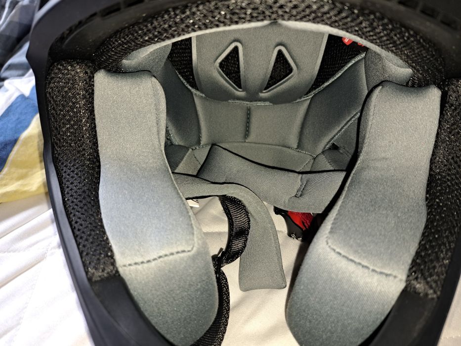 Kask dla dziecka około 3-8lat z akcesoriami