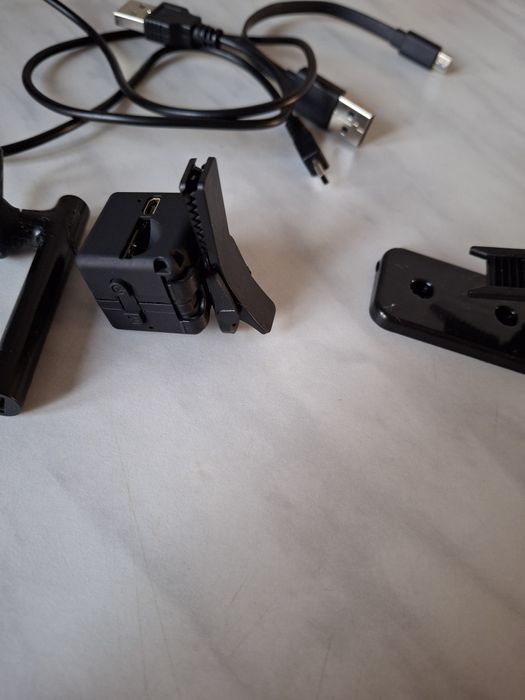 Міні камера та навушник