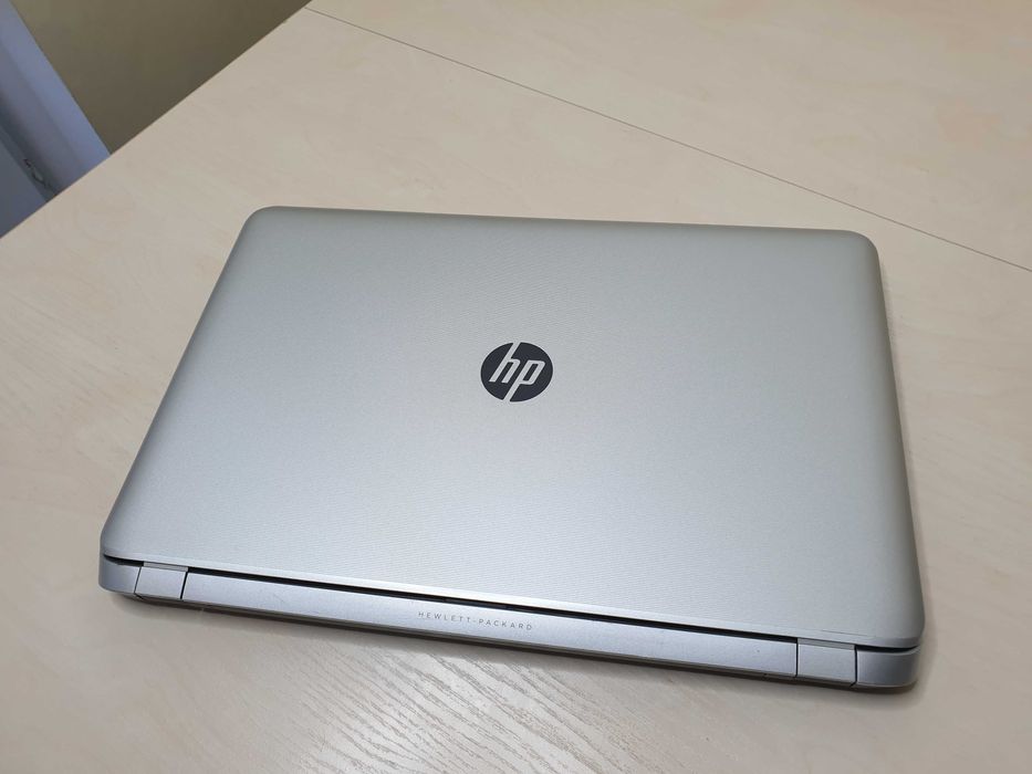 Великий ноутбук HP Pavilion 17 / AMD A8 - 4 ядра / RAM 8 GB/ SSD