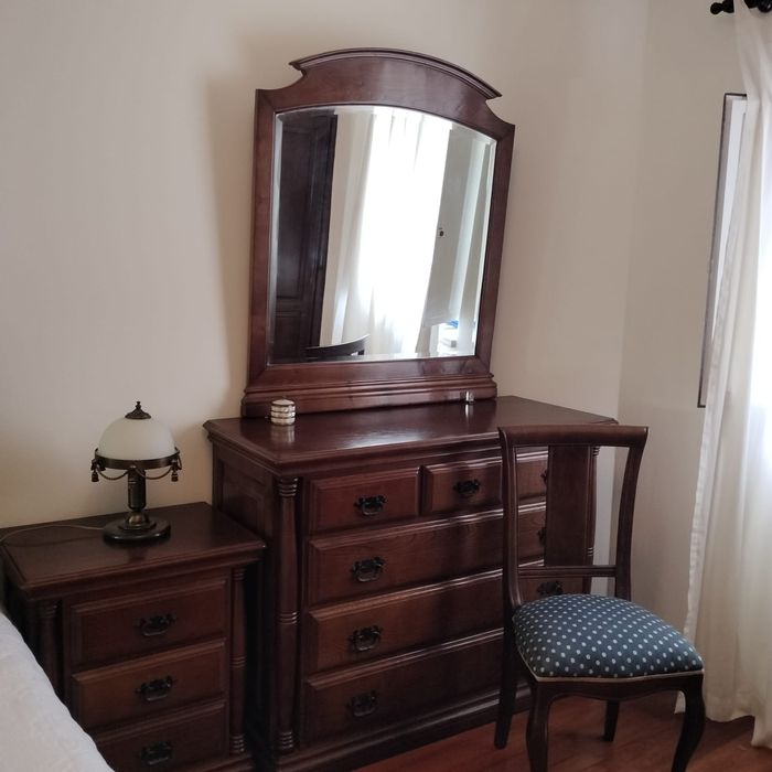 Mobília de quarto completa em  madeira  carvalho
