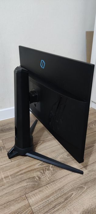 Монитор Samsung 27 Odyssey  144Hz +( поворотная нога)