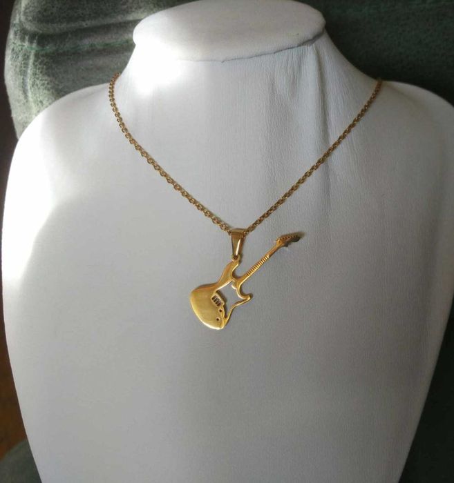 Colar Aço Dourado c/ Guitarra NOVO