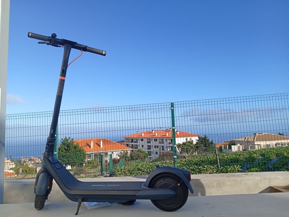 Segway Ninebot E2 Pro – Como Nova
