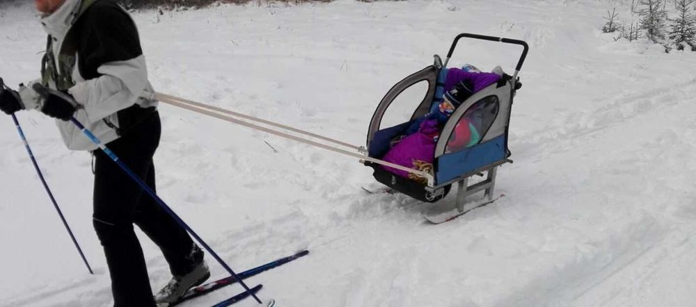 Przyczepka z nartami (samoróbka) używana