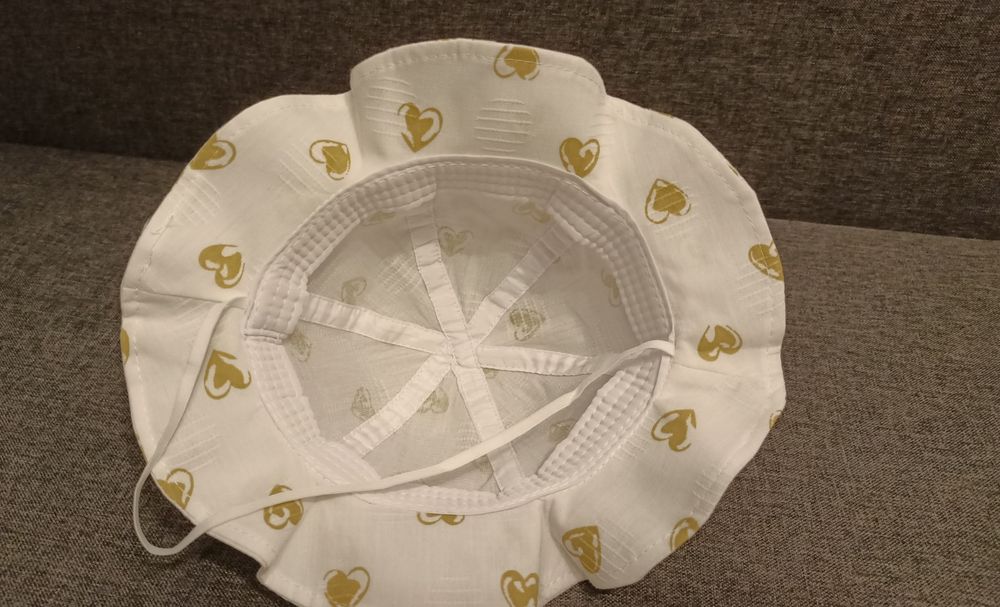 Kapelusik dla dziewczynki