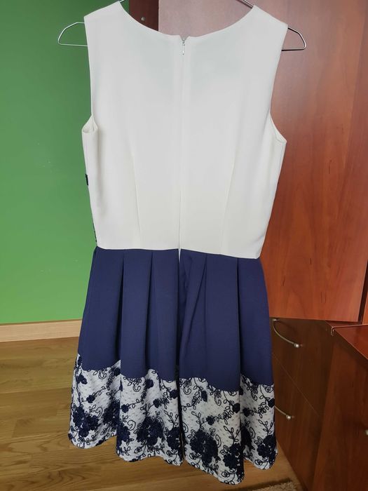 Sukienka kremowo- niebieska