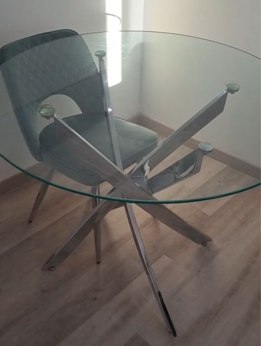 Selling round table, 100 cm64585100669825121