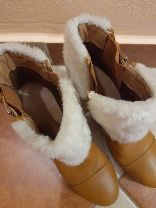 Buty na koturnie r 40