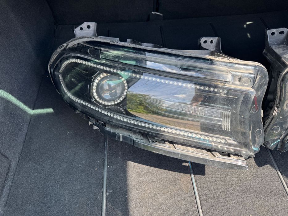 Dodge charger 2018 lampy przednie USA