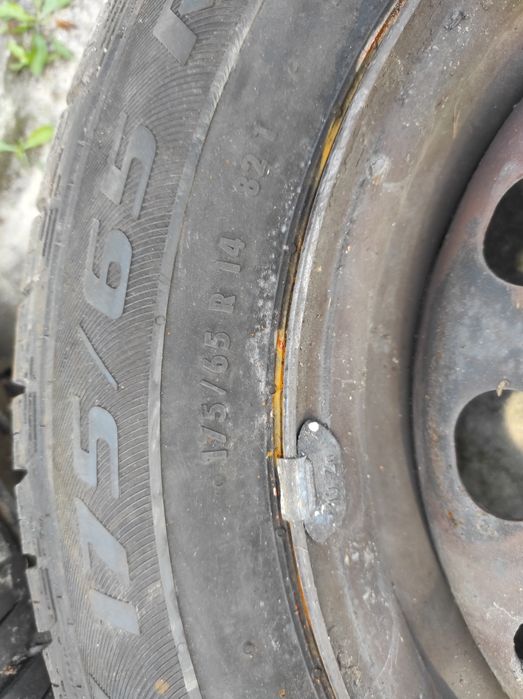 jantes 14 ferro 4x100 C/ Pneus novos 175/65 Honda Nissan Citroen