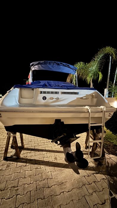 Vende-se Barco Sea Ray Express Cruiser 215