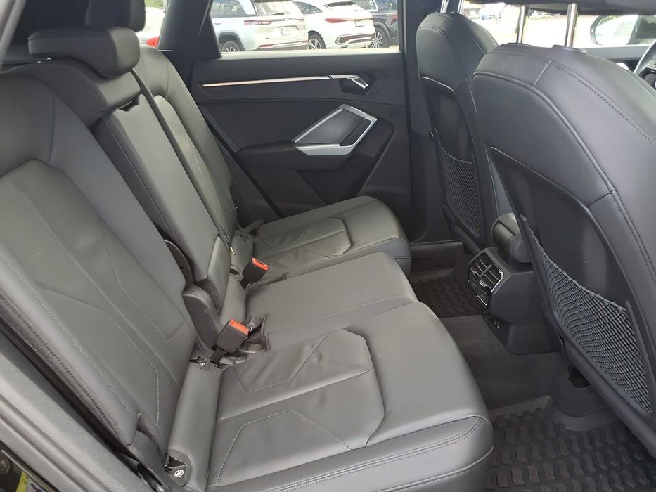 Audi Q3      2019
