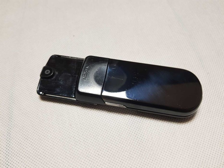 NOKIA 8800 RM-165 / Czarna z ładowarką