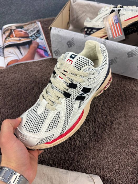 Кросівки чоловічі New Balance 1906R