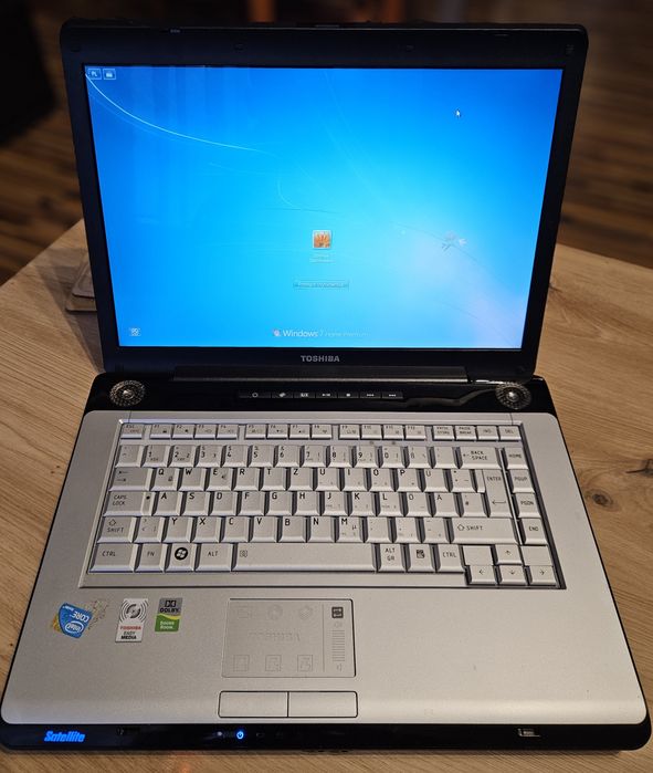 Laptop Toshiba Satellite A200 Windows 7
