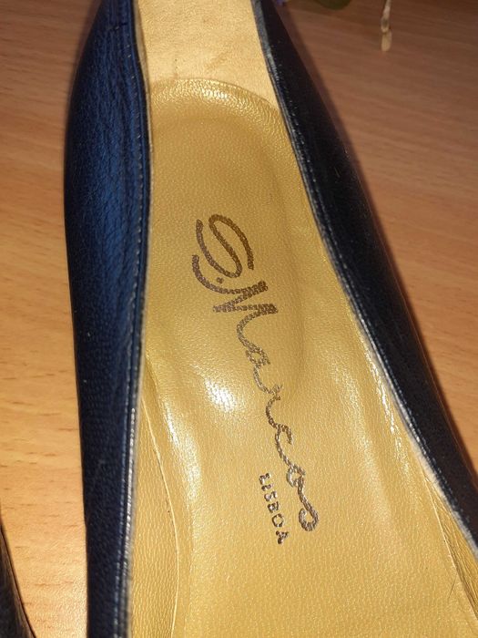 Sapatos pretos salto baixo marca S. Marcos