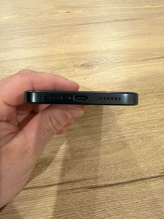 I phone 16 pro max Black Titanum