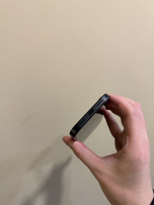 Б/у Iphone 16 256 Black Titanium ідеальний стан