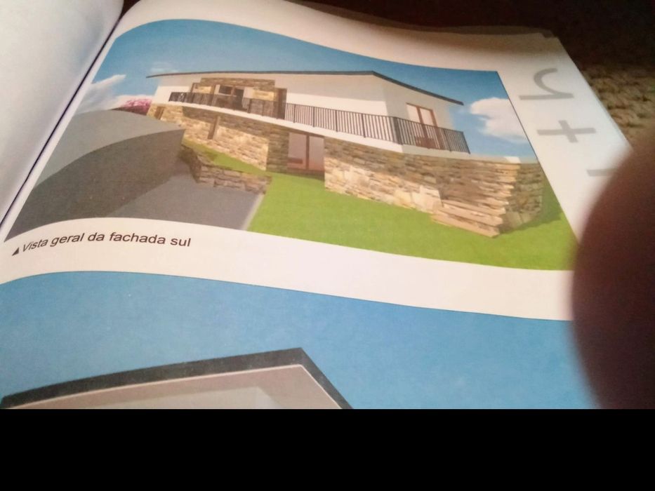 Casa em Ruínas Gêmeos Guimaraes