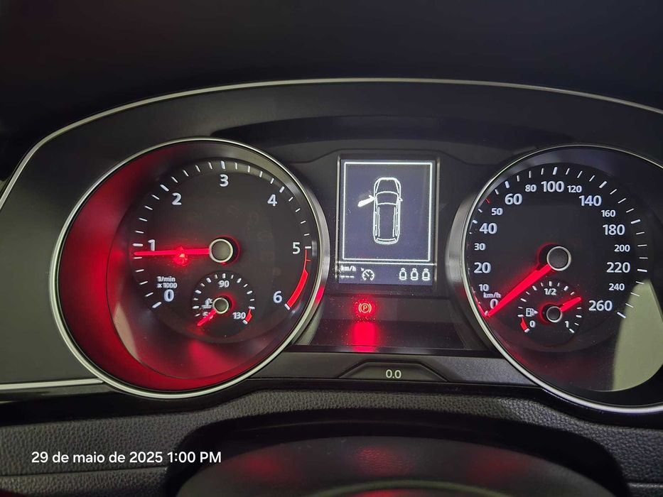 Volkswagen Passat Variant 2.0TDI 150CV Impecável óticas em led matrix e mala elétrica kit distribuição substituídos