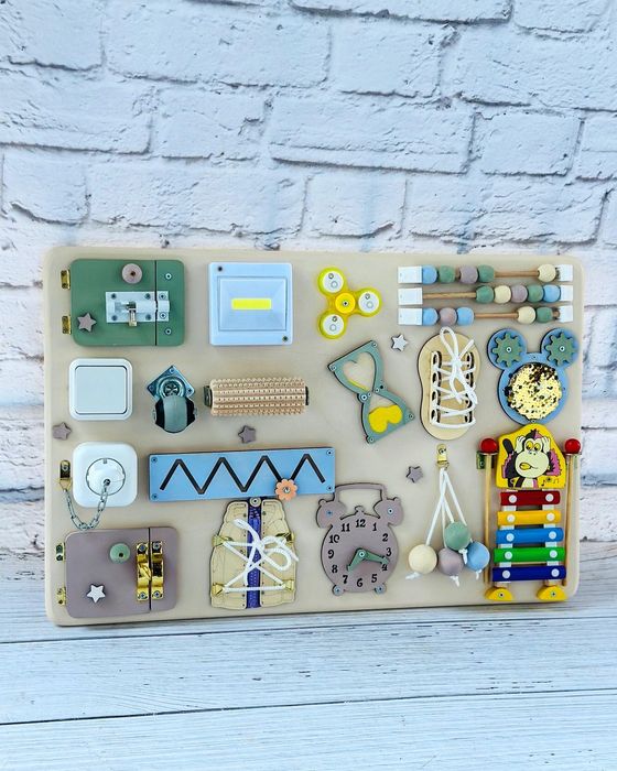 Бізіборд Бізікуб