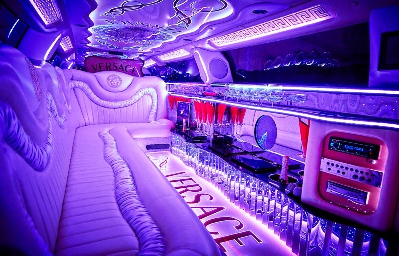 Прокат лимузинов в Кривом Роге. Крайслер 300С VERSACE