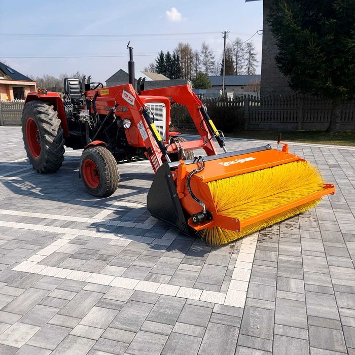 Osprzęt do ładowacza i ładowarki Łycha + szczotka hydrauliczna  2w1