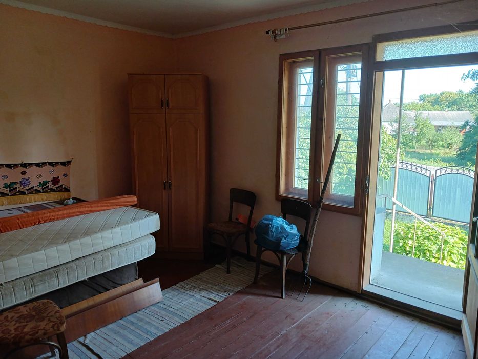 Будинок під бізнес та житло в затишному селі Берегівщини (ліс, озеро).