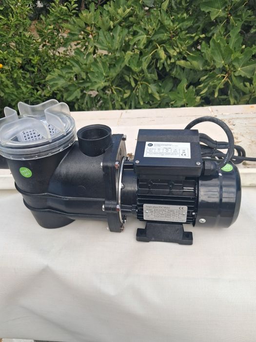 Vendo 2 bombas e filtro de areia para pescinas de superfície