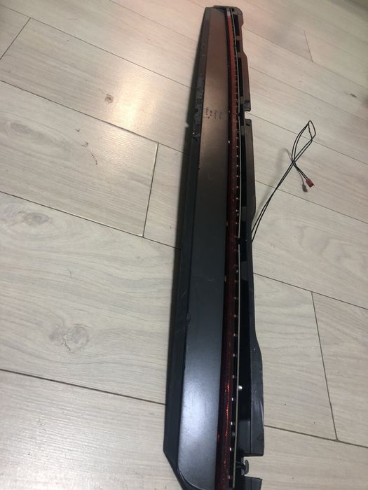 Стопы / стоп-сигналы под заднее стекло Tesla Model S