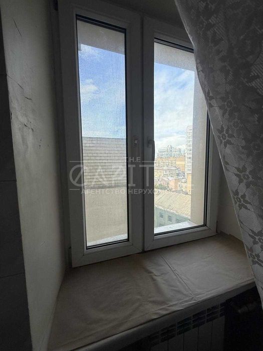 Продаж 3к кв вул. Левандівська 14 (Аніщенка) цегляний буднок , газ , Центр міста парк Вічної Слави, Маріїнський парк, Печерський район