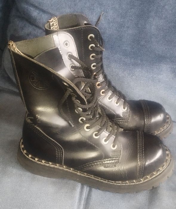 Sprzedam w dobrym stanie glany Steel roz.38