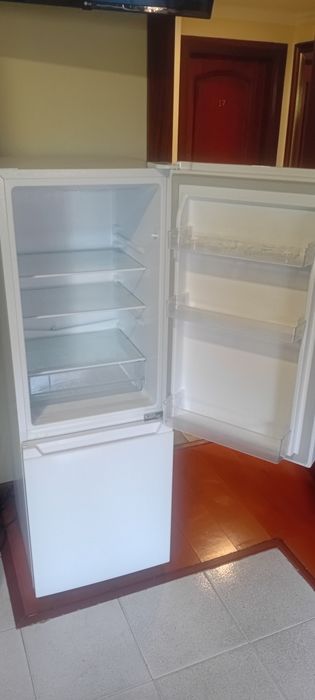 Frigorífico Kunft inverter 175 L