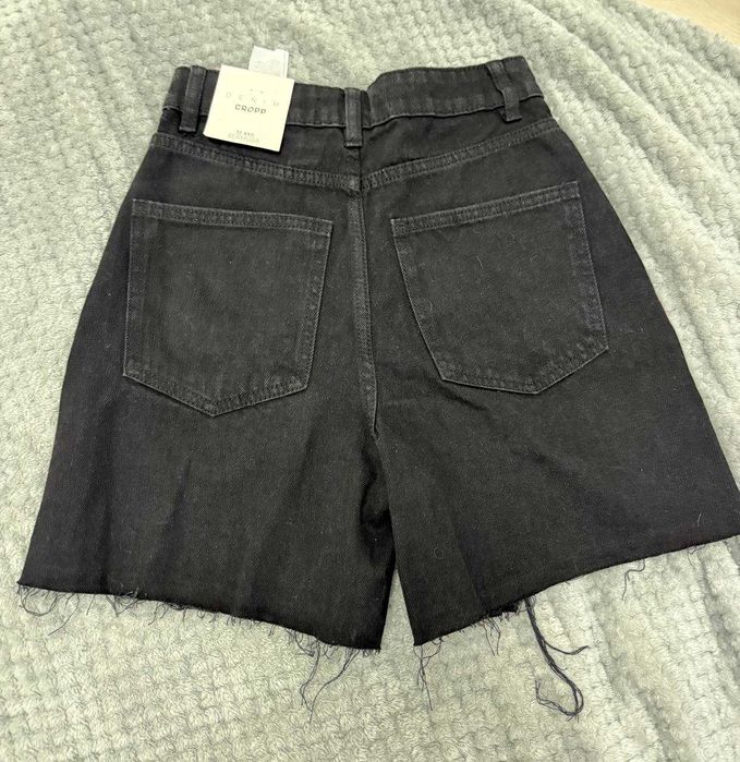 Жіночі джинсові шорти Cropp черного кольору