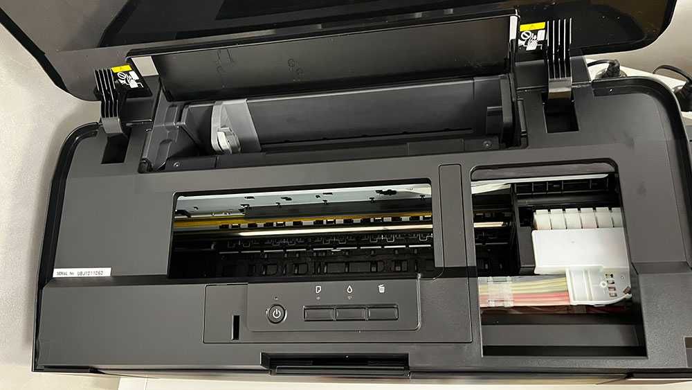 Продаю бу принтер Epson L1800, формат А3+