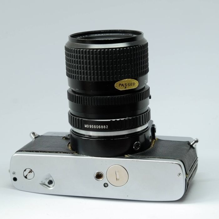 Minolta XG-2 + Cosina 35–70 MC Macro Analog 35mm