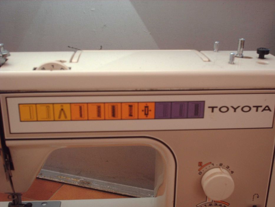 Maquina de costura Toyota