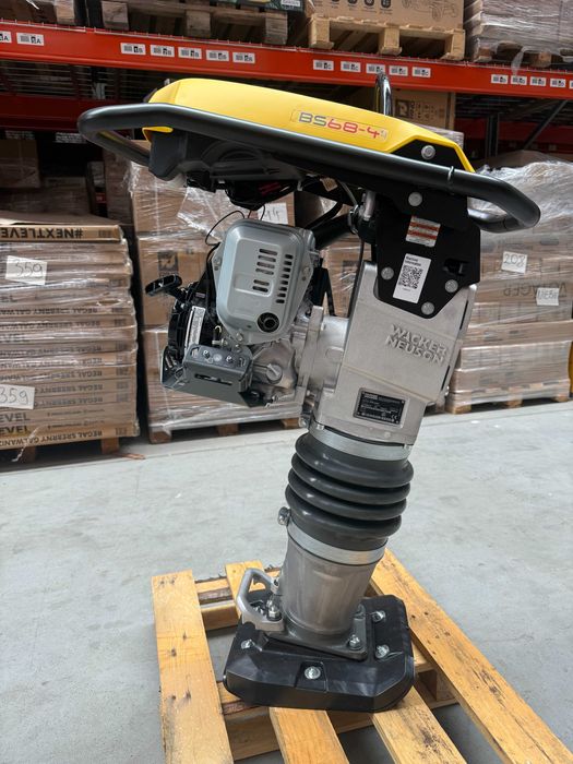 Ubijak Wacker Neuson BS 68-4A/28 Honda GXR 120 70 kg