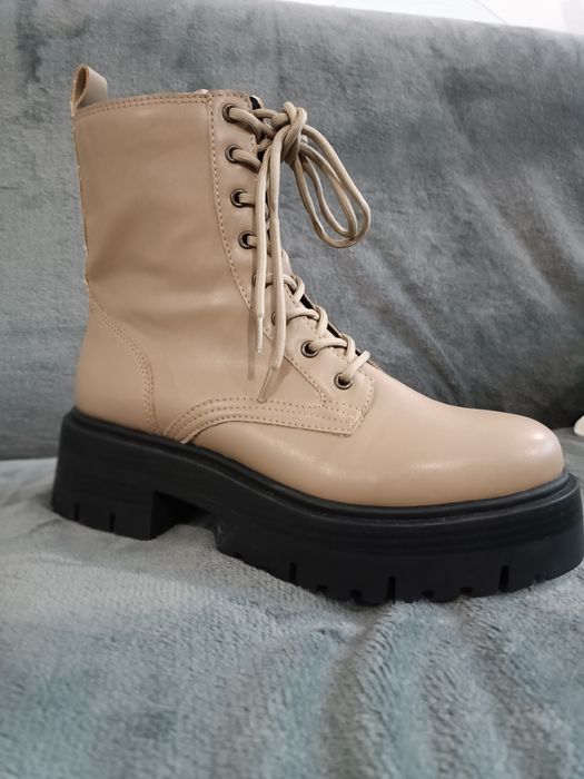 Ботинки Stradivarius 38