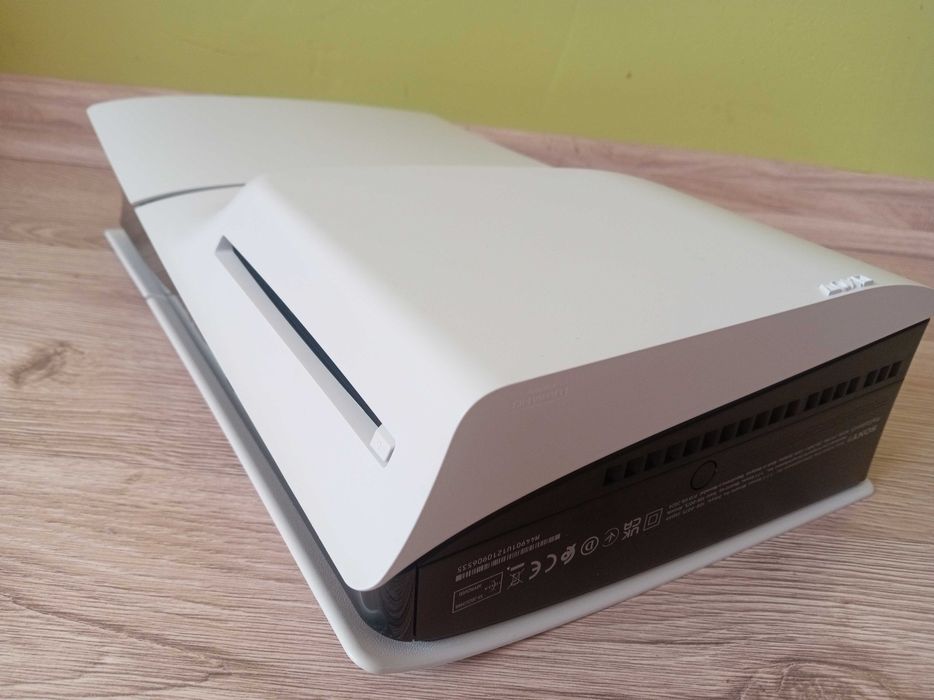 Konsola PS5 Slim CFI-2016 + gra FC25 Gwarancja