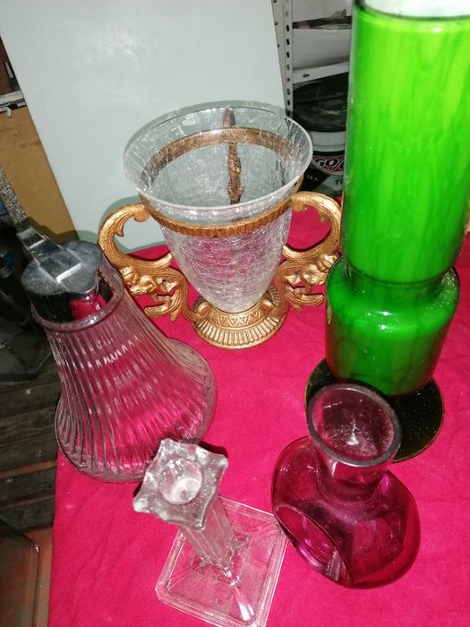 Jarra de vidro e latao