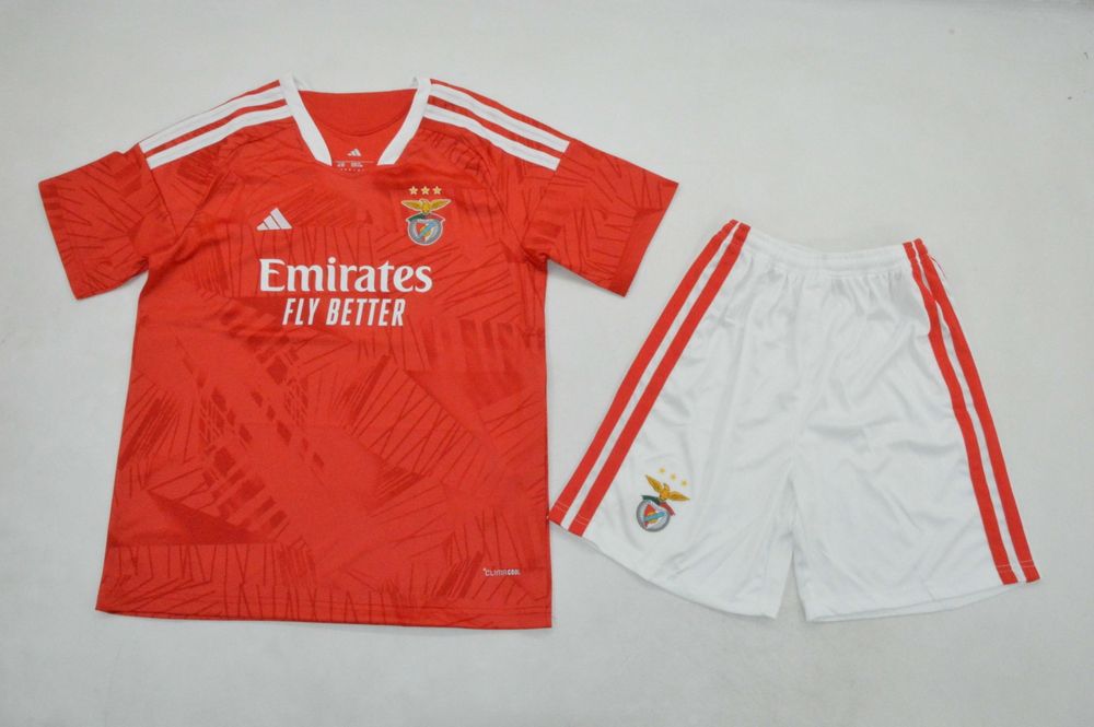 Conjunto Benfica criança