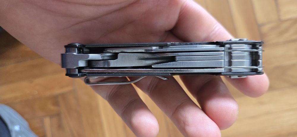 Leatherman ARK Magnacut multitool