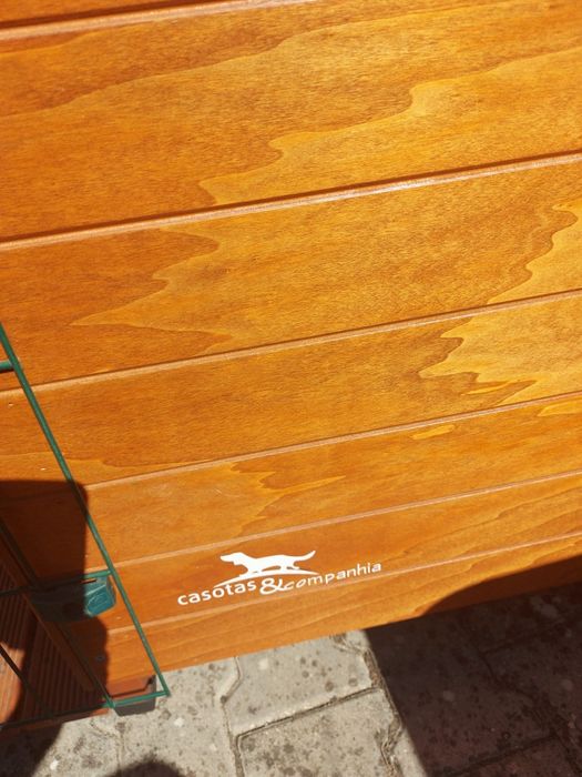 Casota para cão com isolamento térmico,  nunca usada.