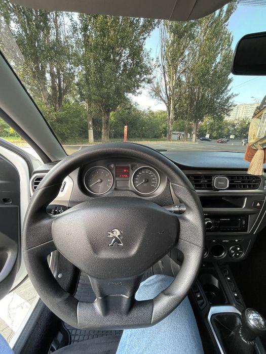 Peugeot 301 1.2л. 2019 года