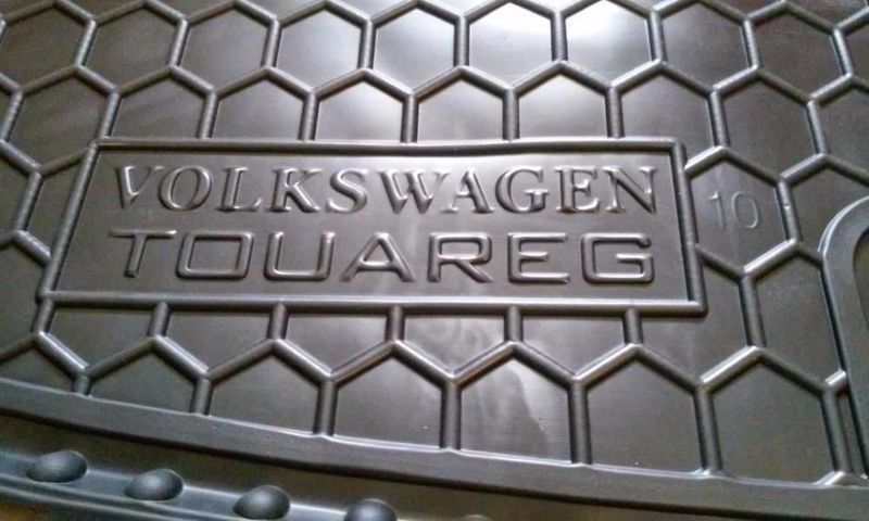 Коврик в багажник Volkswagen Touareg 02-20 / Touran 02-20 (Avto-Gum)