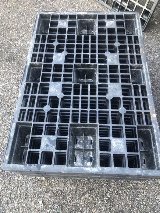 Palety plastikowe 120x80