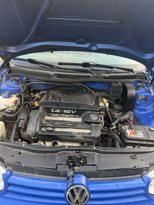 Carro vw golf 1.4 , 16v com o motor estragado ,