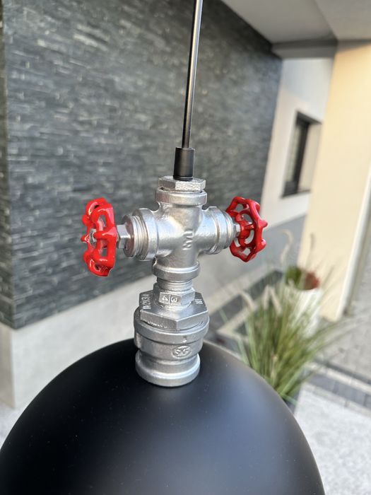 Lampa pokojowa w idealnym stanie . Polecam