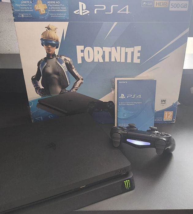 PS4 Slim (500GB) + 7 jogos